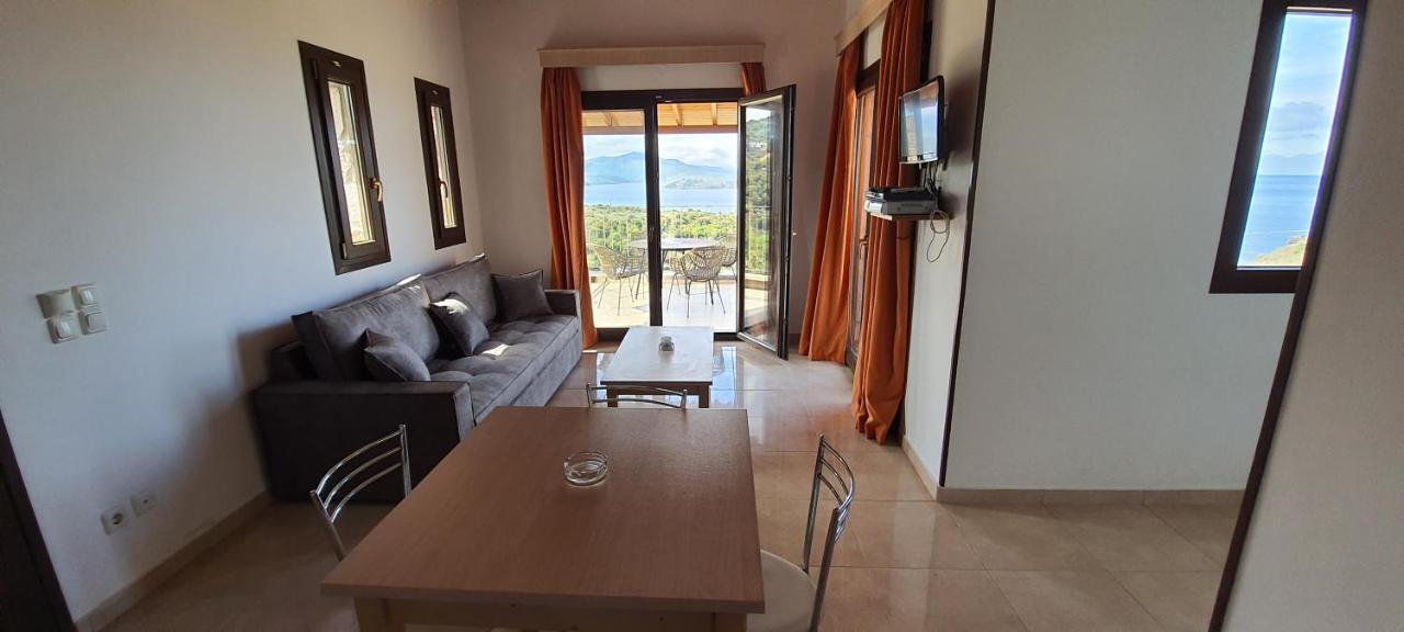 Apartahotel Molivos Castle