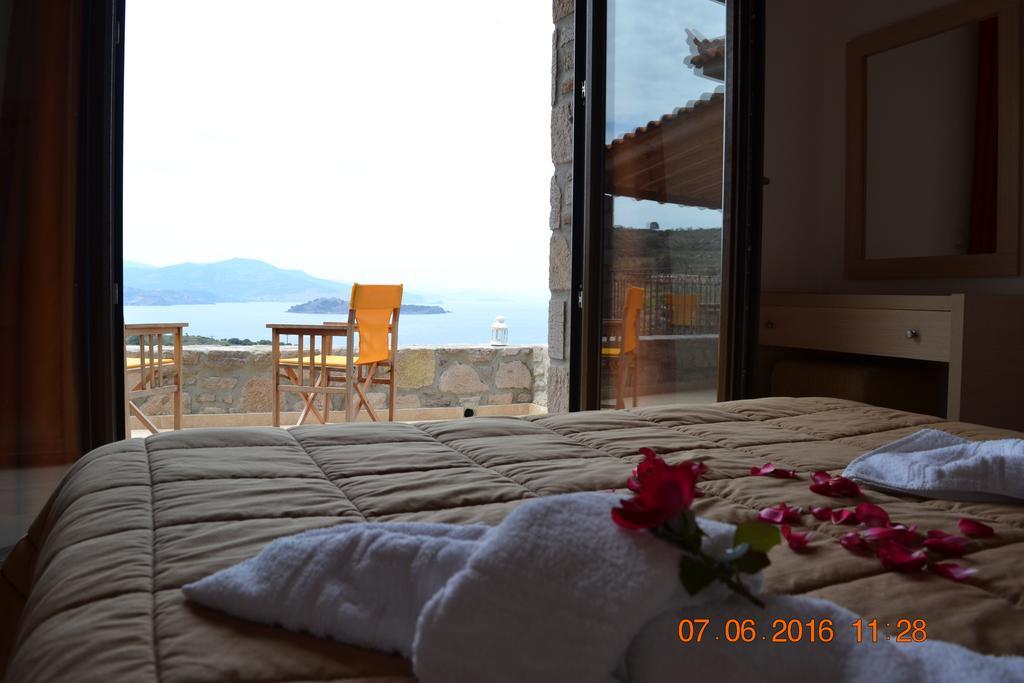 Apartahotel Molivos Castle